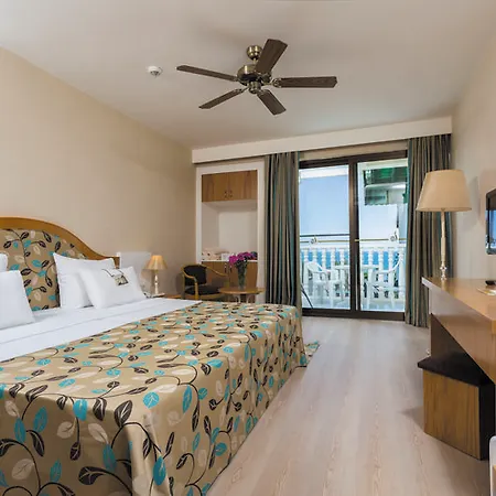 فندق Defne Star 4*