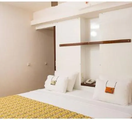Defne Star Hotell