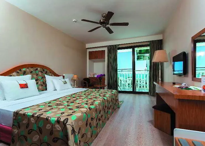 Defne Star Hotell Side